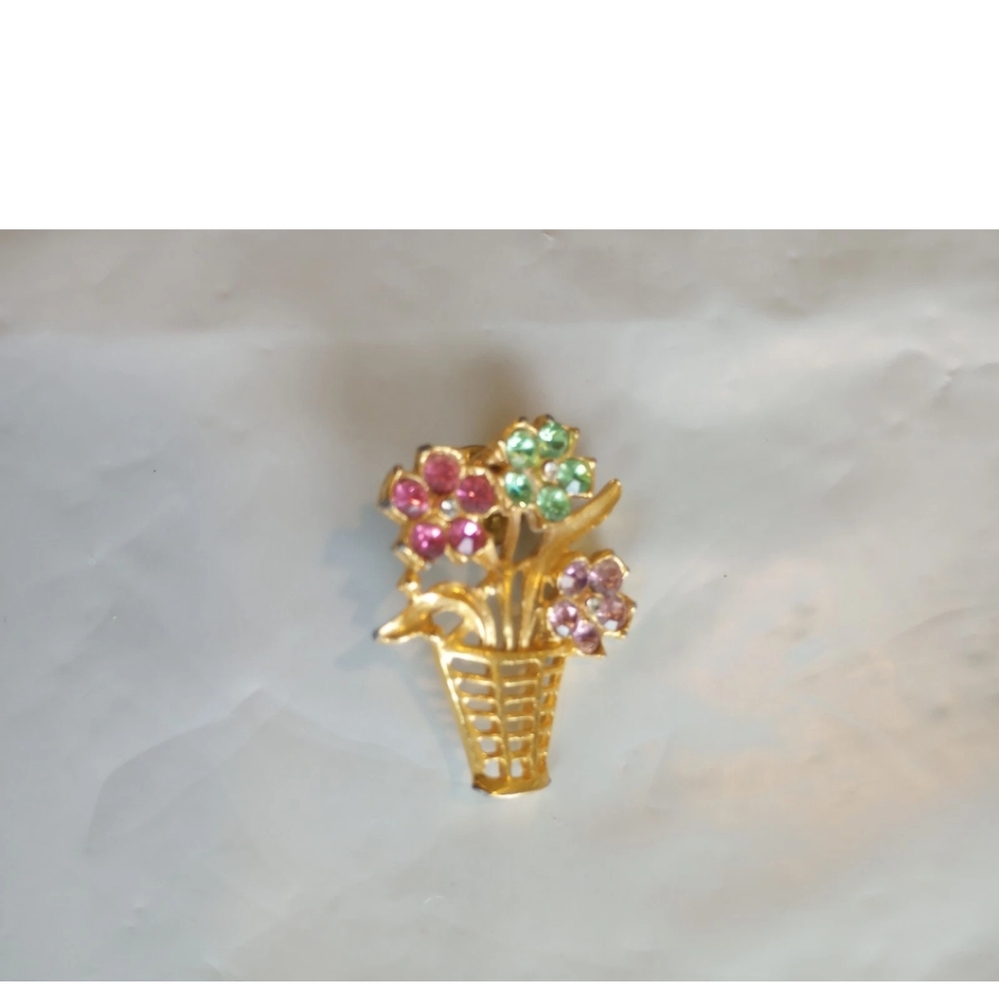 Flower Basket Brooch Pin Unsigned Gold Tone Pink/Green/Purple See Description - Picture 2 of 12